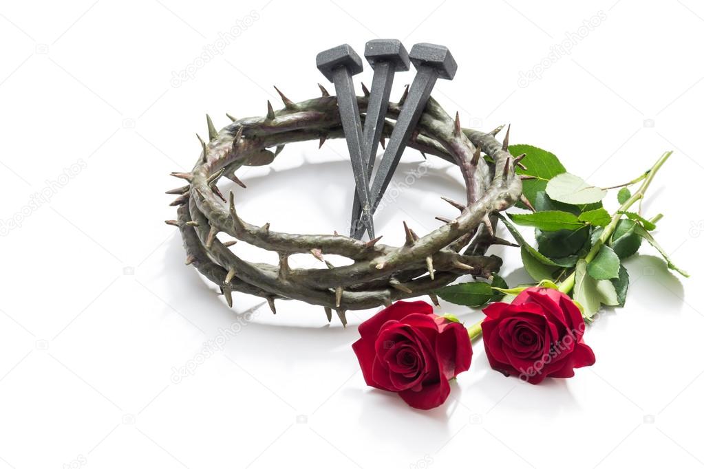 Corona de cristo jesús de espinas, clavos y dos rosas — fotos de ... Corono de espinas