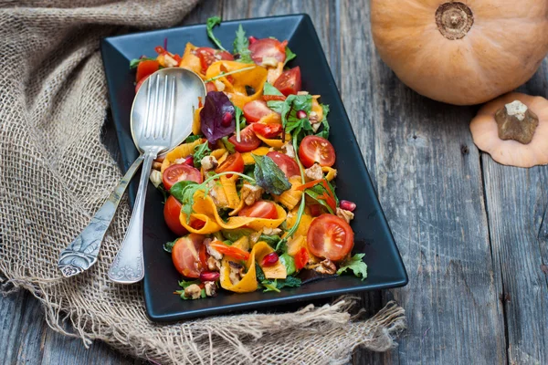 Salad with marinated pumpkin