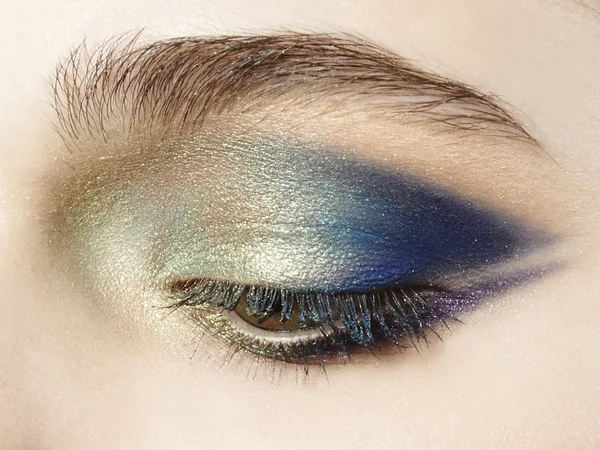 Blue gold and green eyeshadow make up