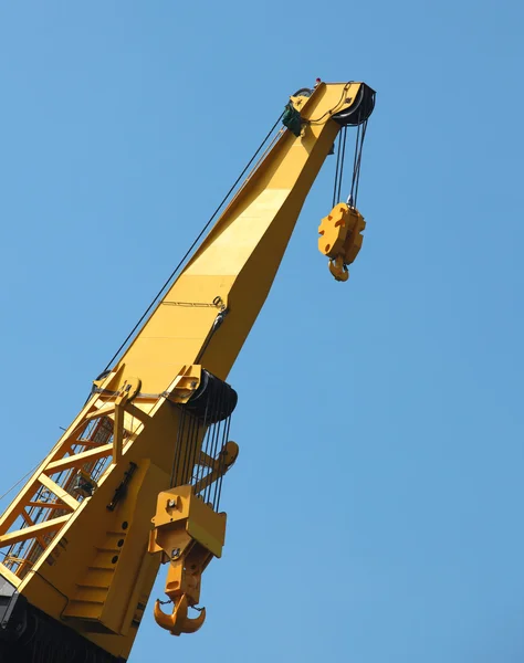 Heavy duty dock crane