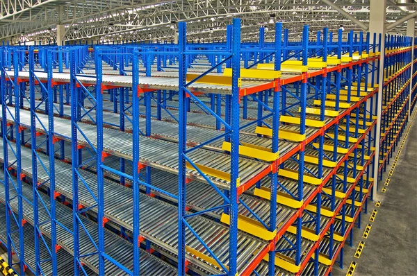 Storage shelf in warehouse distribution cente