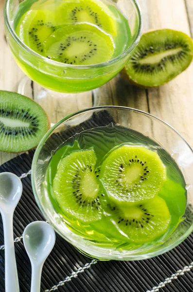 Dessert green jelly with kiwi fruit