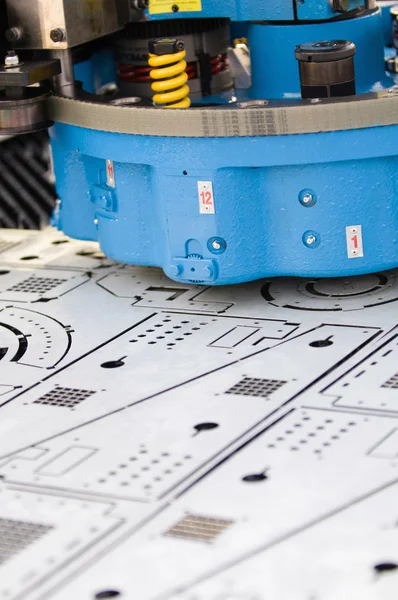 Multifunctional programmable tin cutting machine