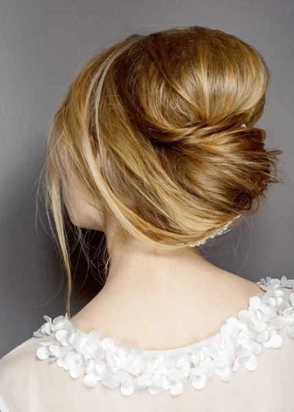 Beautiful brides hairstyle for wedding