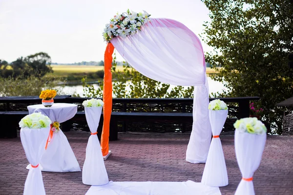 White wedding arch, wedding ceremony, marriage registration