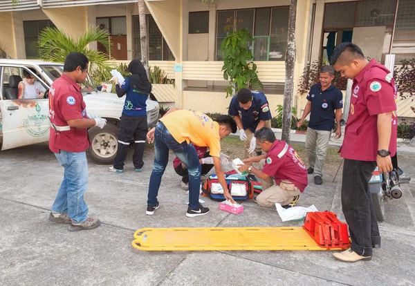 The refresher training to assist in emergency rescue