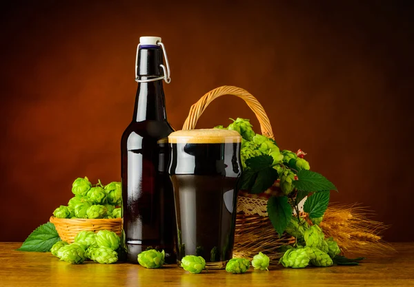 Dark Beer Pint with Green Hops