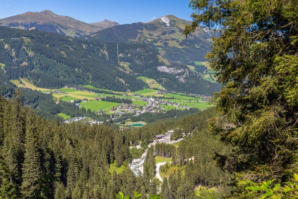 Viewing platforms around the hiking path