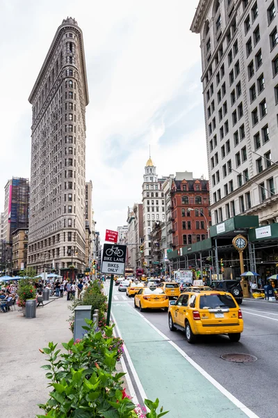Exterior views of to the Flatiron Building in Midtown Manhattan at the 5th Av