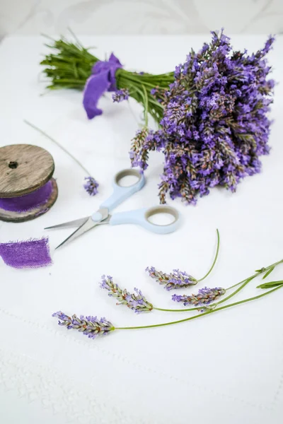 Making fresh lavender bouquet