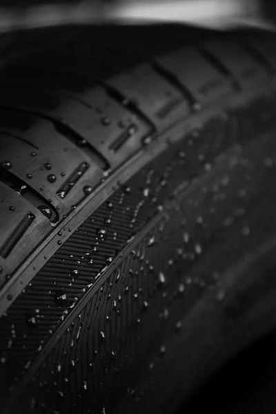 Wet tire texture