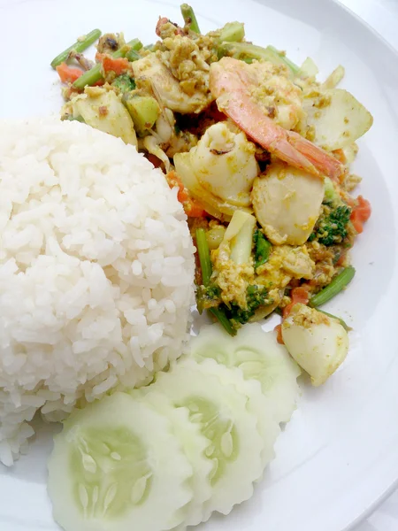 Thai Crab Curry Recipe - The fired curry shrimp and squid, mix seafood with mix vegetable. Phat phong kari in Thai, Thai Food.