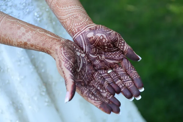 Bride henna carved hands