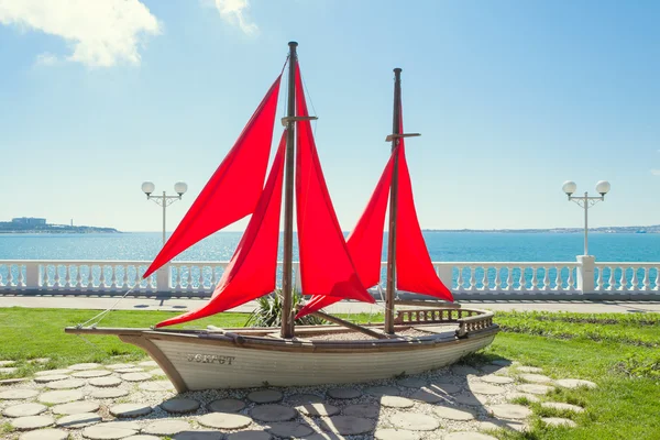 Monument to Scarlet Sails