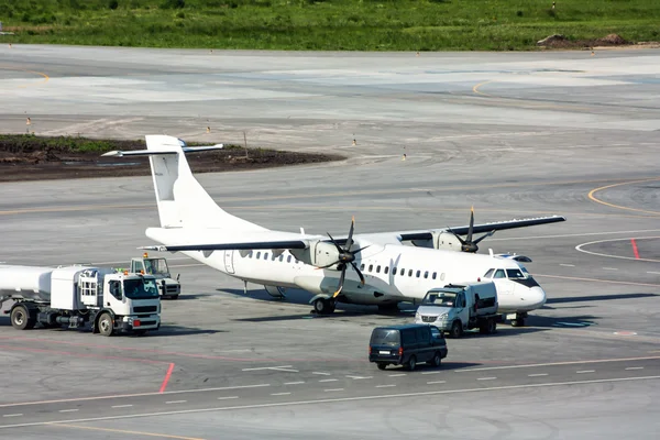 Ground handling of turboprop plane