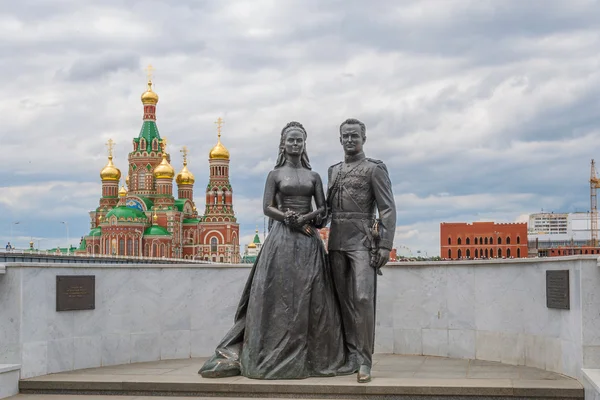 A monument to the star pair - actress Grace Kelly and Prince Rainier of Monaco III. The Republic of Mari El, Yoshkar-Ola, Russia. 05/21/2016