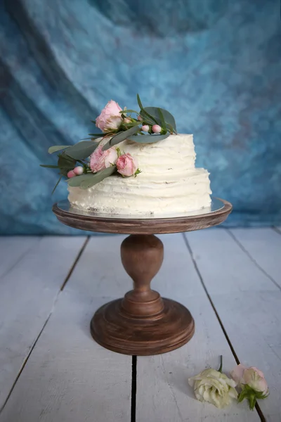 Wedding cake on the floor