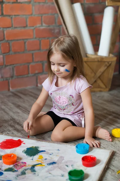 Beautiful Little girl - Russian little photo model - Pink t-shirt - Smile - ART - Draw - Tikhomirova Veronika