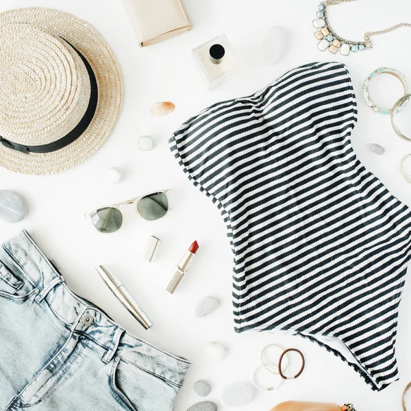 女人夏天的衣服和配件 - 图库照片maximleshko