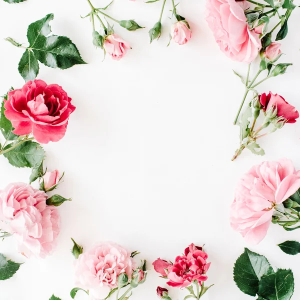 Round frame wreath pattern with roses