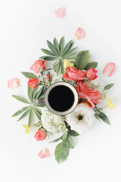 Black coffee mug, pink roses