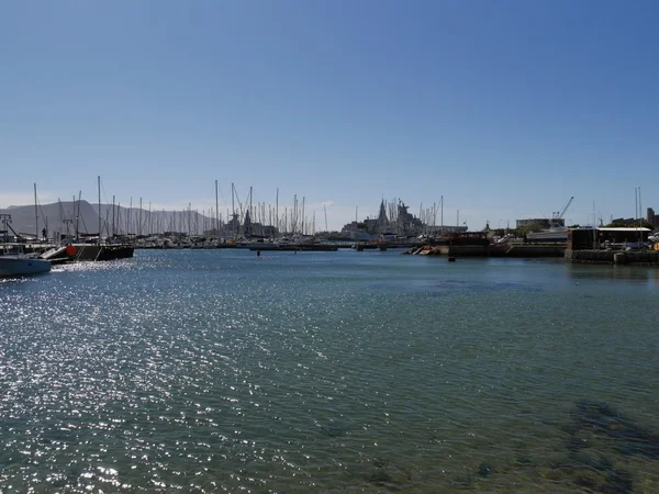 False bay of Simon\'s town