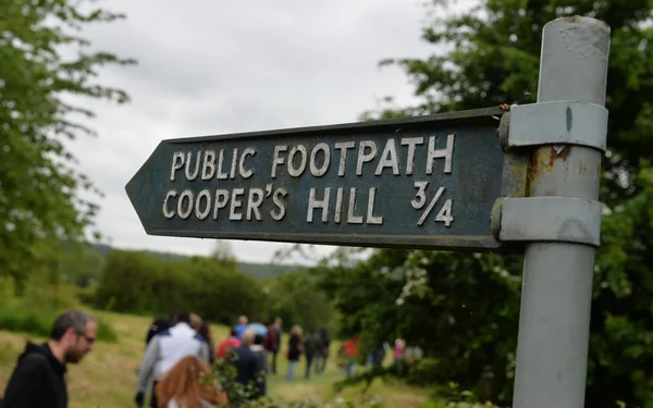 Spectators make their way to the traditional cheese rolling races on Cooper\'s Hill