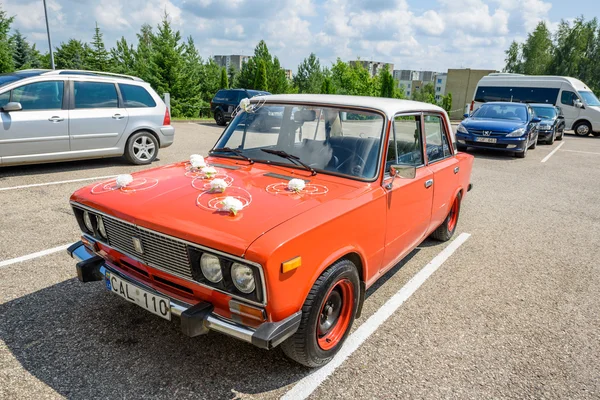 Red LADA, decorated for wedding day