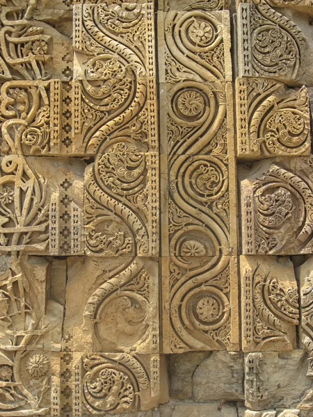 Quwwat-ul-Islam Mosque New Delhi carvings