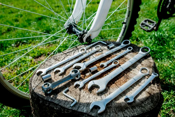 Tools, instrument for repairing bike