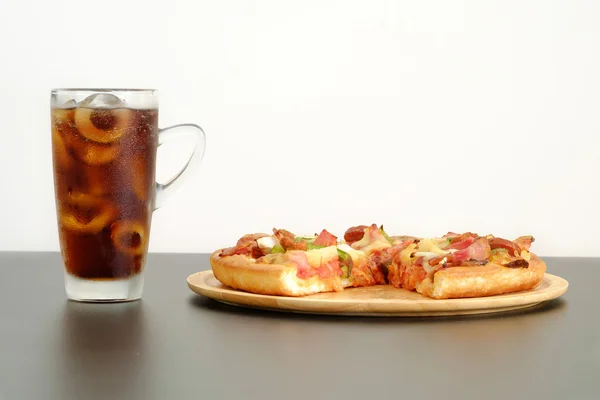 Pizza and cola.