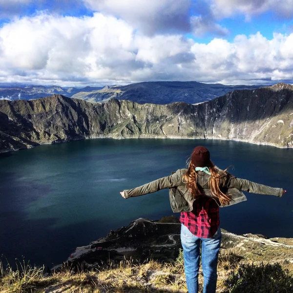 Quilotoa lagoona is a lake in ecuadorian Andes 3 miles in diameter which makes you fall in love. Once you are there, UNREAL is the first word that crosses your mind.