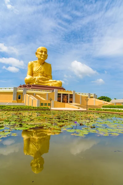 The big statue of Luang Phor Thuad.