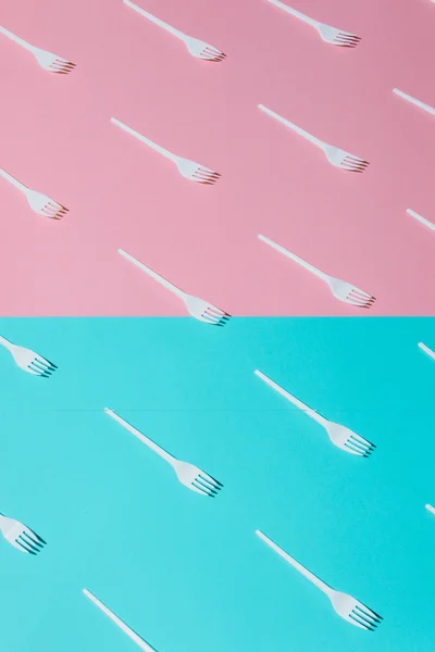 White plastic forks