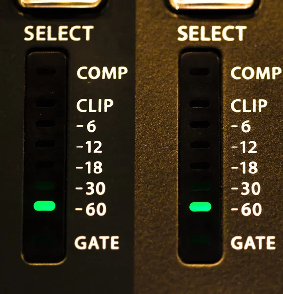 Fader digital mixing console with volume meter