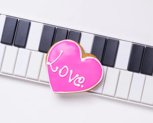 Music Lover heart on Keyboard Vintage Tone.