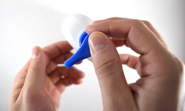 Hand pumping moisturizing lotion