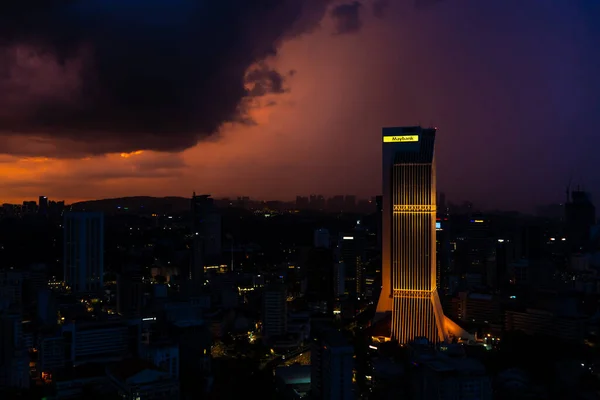 Budowa Drapacza Chmur Zachodzie Słońca Wspaniałe Widoki Krajobrazy Kuala Lumpur — Zdjęcie stockowe