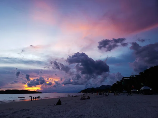 Sonnenuntergang Strand Den Tropen Breite Strandlinie Die Menschen Sehen Die — Stockfoto