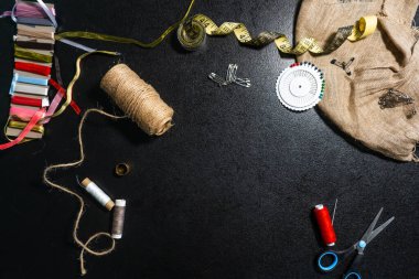 El işi büyüleyici bir hobidir. Ev konseptinde sanat dikiyorum..