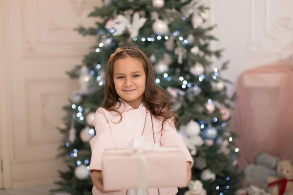 Счастливого Детства Волшебная Рождественская Сказка Маленькая Принцесса Подарком Санты Рождество — стоковое фото