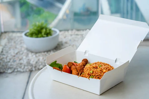 Kartons Mit Heißem Reis Essensausgabe — Stockfoto