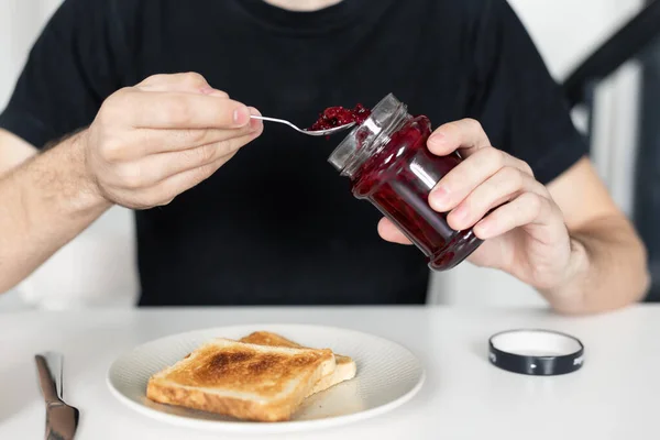 Tipo Toma Pequeno Almoço Com Torradas Com Compota — Fotografia de Stock
