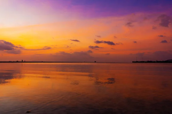 Спалахнуло Яскраве Небо Під Час Заходу Сонця Тропічному Пляжі Захід — стокове фото
