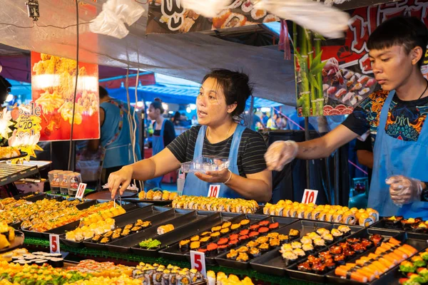 Night Food Markt Azië Buiten Sushi Balies Samui Tailand 2020 — Stockfoto