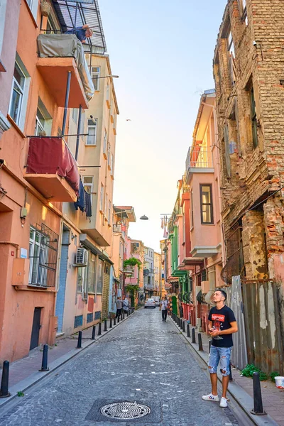 Luminose Vecchie Case Colorate Accoglienti Strade Del Quartiere Ebraico Istanbul — Foto Stock