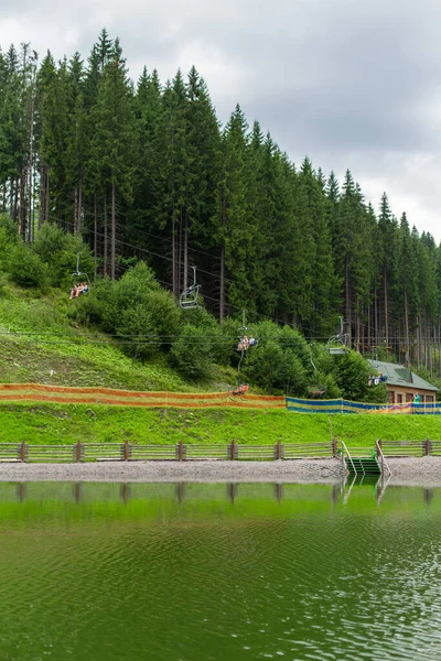 Summer Day View Pond Mountain Ski Resort Carpathian Mountains Ukraine — Stock Photo, Image