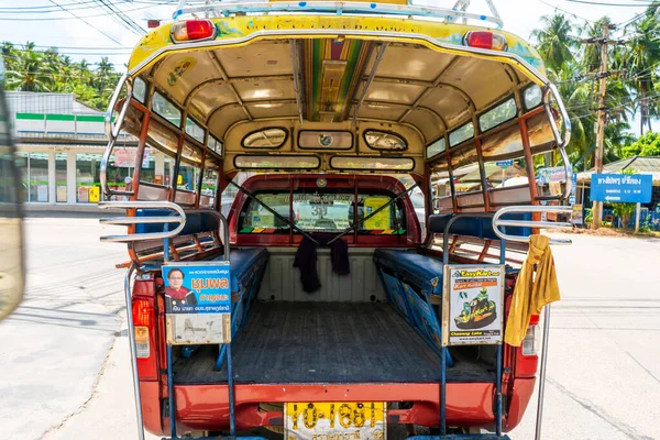 Ciężarówka Przewożąca Ludzi Tyłu Popularny Transport Wioskach Tajlandii Samui Krawiec — Zdjęcie stockowe