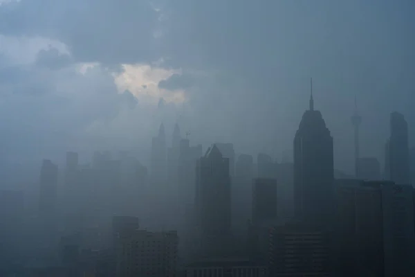 Paisagem Nevoeiro Pesado Centro Cidade Kuala Lumpur Kuala Lumpur Malásia — Fotografia de Stock