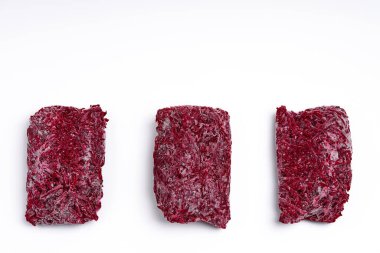 Donmuş pancar tuğlaları. Donmuş gıda tedariği. Yarı bitmiş.